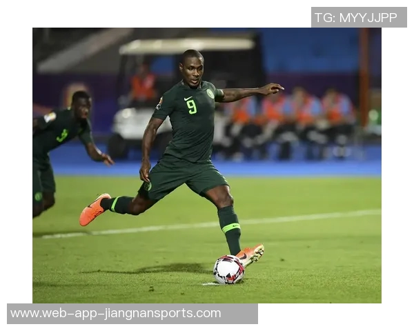 卢宁社媒分享精彩瞬间补时神扑助球队保住胜利梦想未灭